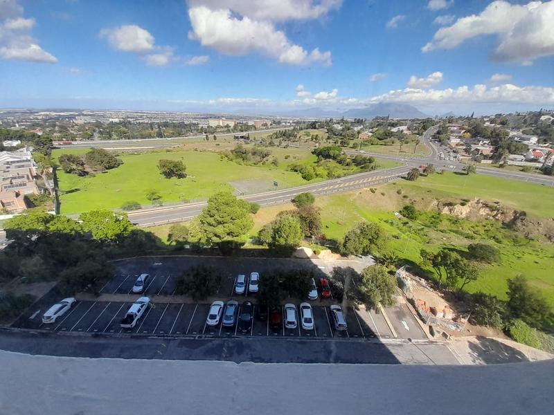 To Let 1 Bedroom Property for Rent in Loevenstein Western Cape